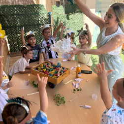 Duyusal Oyun Etkinliği: Tıraş Köpüğü ve Tahta Bloklar