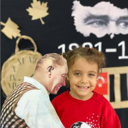 Atatürk’ü Sevgi ve Minnetle Anıyoruz