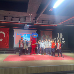 ALMANCA DERS KİTAPLARINDAKİ KARAKTERİMİZ OTTO İLE BULUŞTUK