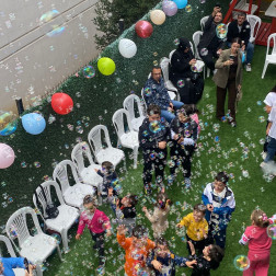 🎈✨ Eğlence Dolu Köpük Şenliği!