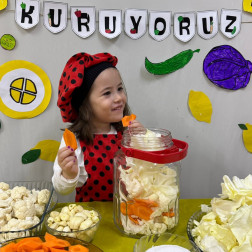 Şerifali Şube Öğrencileri Turşu Kuruyor 🌸