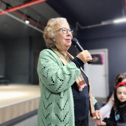 DEĞERLİ YAZARIMIZ FEYZA HEPÇİLİNGİRLER'LEYİZ