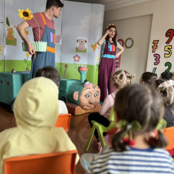 Miniklerimizle Eğlenceli Bir Tiyatro Günü!