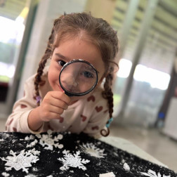 Kış Masalına Yolculuk: Kar Teması Etkinliğimiz!