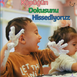 Duyularımızla Keşfediyoruz: Köpükle Eğlenceli Dokunsal Deneyim!