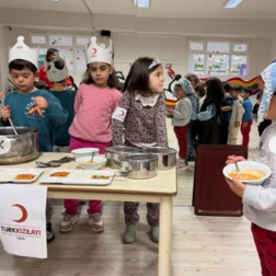 Kızılay Haftası: Yardımsever Minik Yürekler