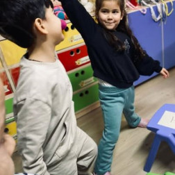 Bugün sınıfımızda hareket, ritim ve bol kahkaha vardı