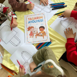 ✂️ Sanat Atölyesi – Kumaşları Tanıyorum & Çanta Taslağı Çiziyorum