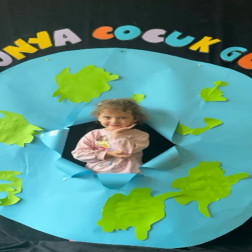 🌍 Bugün Dünyanın En Güzel Günü: Dünya Çocuk Günü 🌍