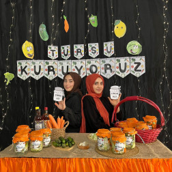 Turşu Kuruyoruz