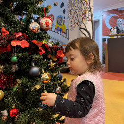 Minik Ellerden Yeni Yıl Neşesi