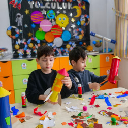 Uzayı Keşfediyoruz