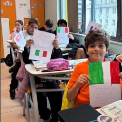 Ülkeler, Diller ve Bayraklar ile Dünyayı Tanıyoruz