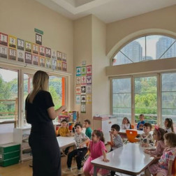 Az Lakırtı, Bol İletişimle Etkin Öğrenme