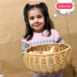 Ekmeğini Kiminle Paylaşırsın?