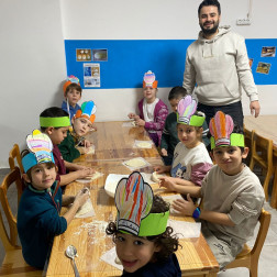 MİNİK ELLERDEN EKMEK YAPIMI