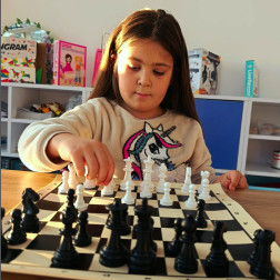 Minik Zihinlerle Satranç