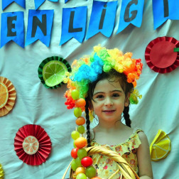 Renkli Meyveler, Sağlıklı Gülüşler