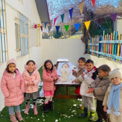 Karın Neşesi Okul Bahçesinde: Miniklerle Kış Eğlencesi