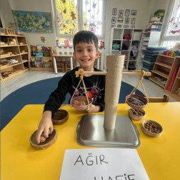 Ağır mı Hafif mi? Tartarak Öğreniyoruz