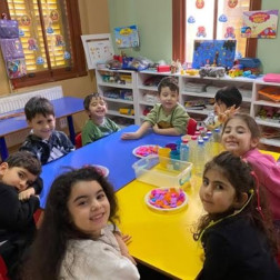 Oyun Hamurlarıyla Keşif Zamanı: Duyu ve Genel Sınıf Etkinliği