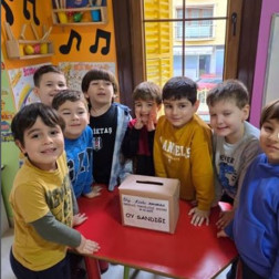 Minik Oylarla Büyük Deneyim: Sınıfımızda Oylama Etkinliği