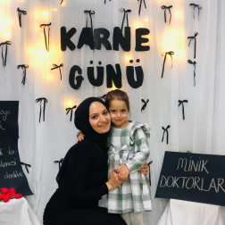 Bir Dönem Bitti, Güzel Anılar Kaldı: Karne Hatırası