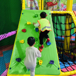 Oyunun Gücüyle Büyüyoruz: Minik Mühendisler Macera Parkurunda!