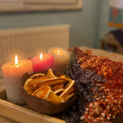 🕯️ Işığın ve Kokunun Büyüsü: Sınıfımızda Huzur Saati