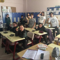 Kendi Işığımızı Kendimiz Tasarladık: Küçük Mühendisler İş Başında!