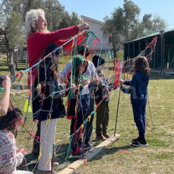 🌈 Renklerin Ahengi ve Birlikte Üretmenin Gücü: Açık Hava Atölyemizden Kareler