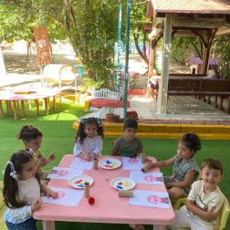 🎨 Minik Eller, Büyük Hayaller: Açık Havada Sanat Atölyemiz!