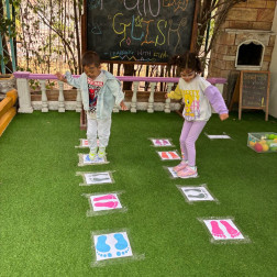 Funglish ile Eğlence ve Öğrenme Bir Arada! 🤸‍♂️✨