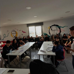 📢 Fikirlerin Çarpıştığı An: Geleneksel Münazara Turnuvamız Başladı!