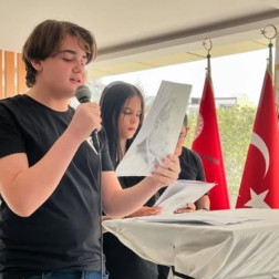 Geleceğin Meşalesi Gençlerimizin Elinde