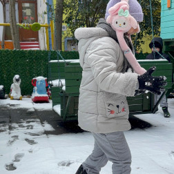 Karla Buluşan Mutlu Minikler