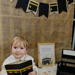 Küçük Kalplerde Büyük Yolculuk: Kabe Sevgisi 🕋✨