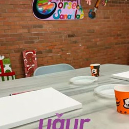 Küçük Ellerde Büyük Hayaller: Görsel Sanatlar Atölyemiz!