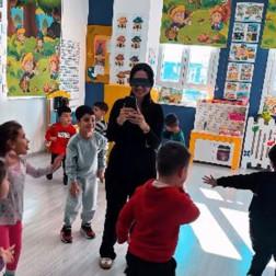 🙈 Gözler Kapalı, Kalpler Açık: Körebe Heyecanı!