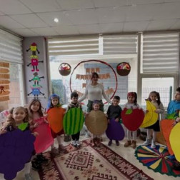 🍎 Minik Eller, Vitamin Dolu Gülücükler! 🍇