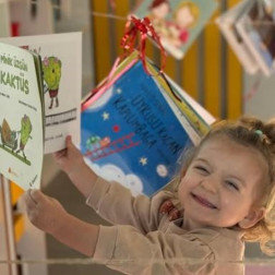 Minik Okurlar Kitap Köşesinde
