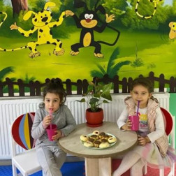 Arkadaşlarla Keyifli Atıştırmalık Zamanı 🍪