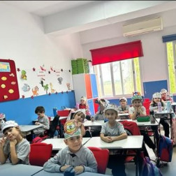 👑 Minik Kahramanlar ve Renkli Maskeler Günü!