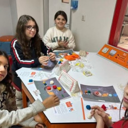 Güneş Sistemi’ni Kendi Dünyamızda İnşa Ettik!