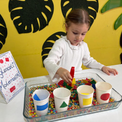 🌟 Eğlenceli Matematik: Şekillerin Renkli Dünyası!