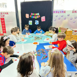 Kitap Köşesi Sanat Çalışması