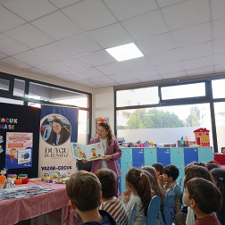 Hikâye Dinliyorum, Hayal Ediyorum