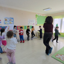 🌟 Eğlenirken Öğreniyoruz: Hareketli Saatler!