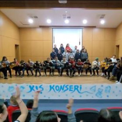 Kışın En Sıcak Tınıları: Geleneksel Kış Konserimiz! ❄️🎸