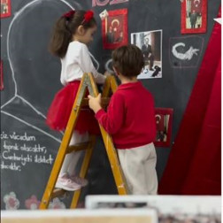 Cumhuriyetimizin Işığı Küçük Ellerde Parlıyor!